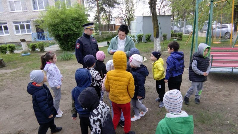 В детском саду г.Беслана полицейские организовали беседу с воспитанниками дошкольного учреждения